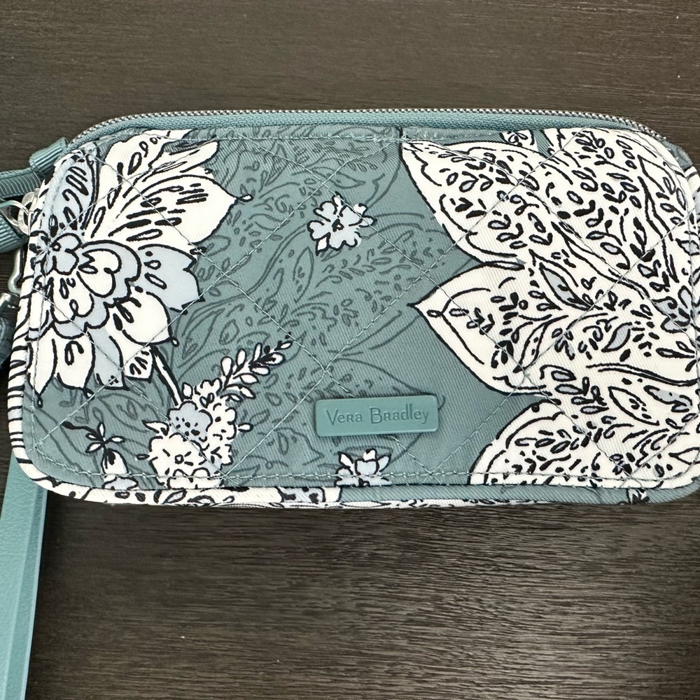 NWT Vera Bradley RFID All in One Crossbody